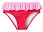 Rote Badehose mit rosa Rüschen am Bund.