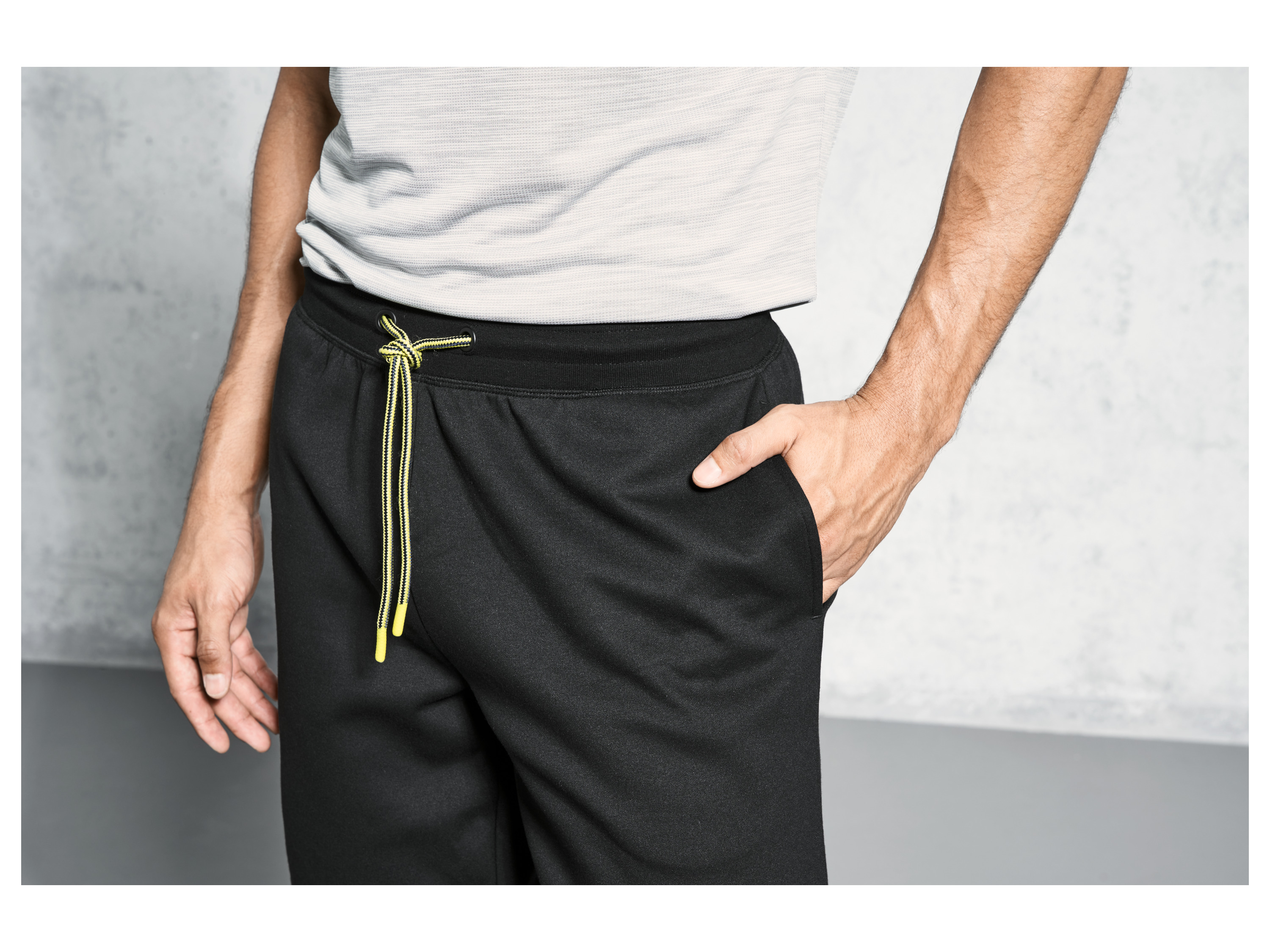 Thumbnail - CRIVIT Herren Sweatshorts Double Knit (Schwarz, S(44/46))