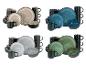 Vier Keramik-Geschirrsets in verschiedenen Farben: Braun, Blau, Grau und Grün.