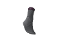 Graue Socke mit lila Streifen und weißem Logo