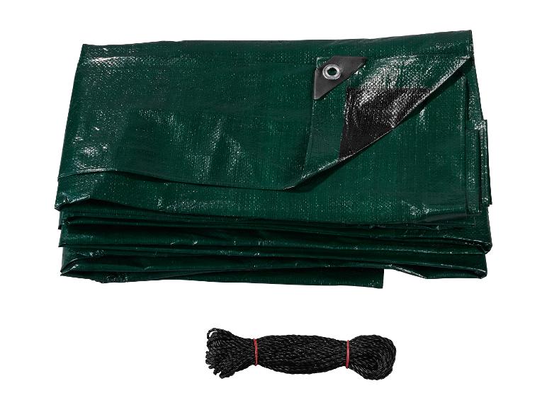 Grüne Plane mit Metallösen und schwarzem Seil