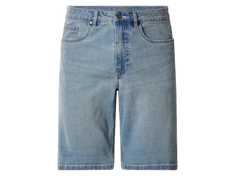 Blaue weite Jeans-Shorts mit Taschen und Knopfverschluss.