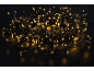 Warmweiße LED-Lichterkette auf schwarzem Hintergrund.