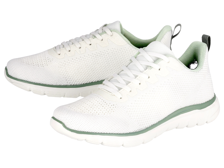 Weiße Sneaker mit hellgrünen Akzenten.