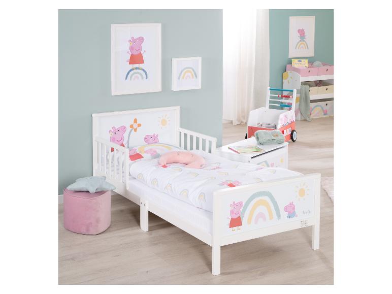 Peppa Pig Kinderbett mit Regenbogen- und Peppa Pig-Motiven in einem Kinderzimmer.