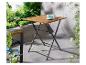Klapptisch aus Holz und Metall für den Garten.