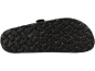 Sohle einer Sandale oder eines Slippers mit rutschfestem Schuppenmuster.