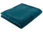 Eine gefaltete dunkelblaue Fleece-Decke.