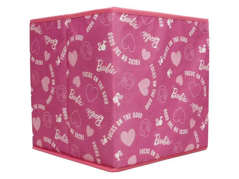 Eine rosafarbene Aufbewahrungsbox mit Barbie-Print und dem Schriftzug 'Focus on the good'.