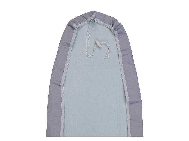 Grauer Bügelbrettbezug mit hellblauer Oberfläche und weißem Kordelzug