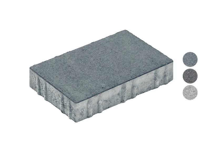 Grauer Pflasterstein mit drei Farbmustern