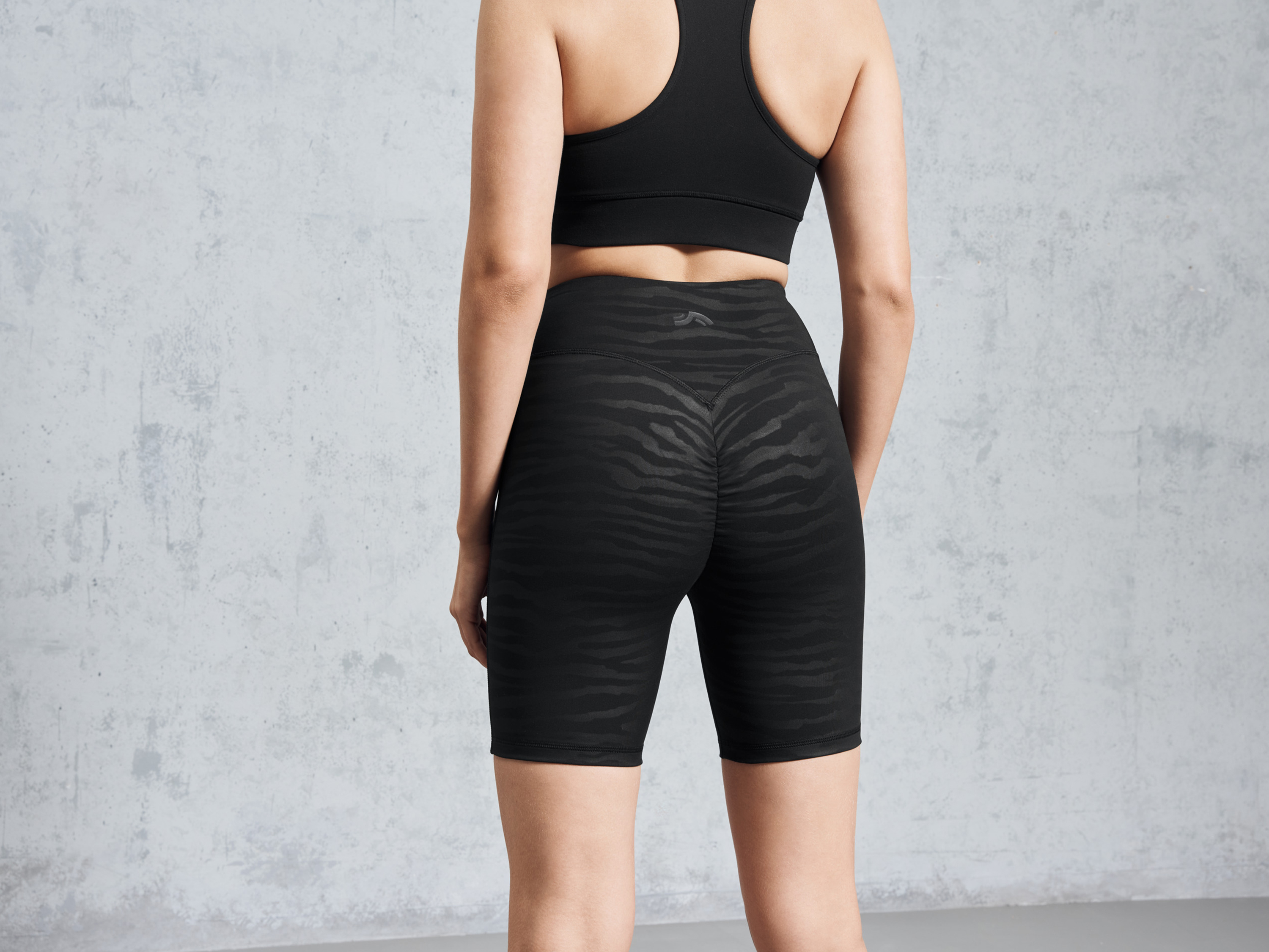 Thumbnail - CRIVIT Damen Funktionsradler Perfect Shape (S(36/38), schwarz gemustert)