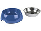Eine blaue Hundenapf und eine Schüssel aus Edelstahl.