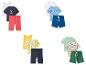 Kinderkleidungssets mit T-Shirts und Shorts mit Kirsch-, Dinosaurier- und Zitronenprints.