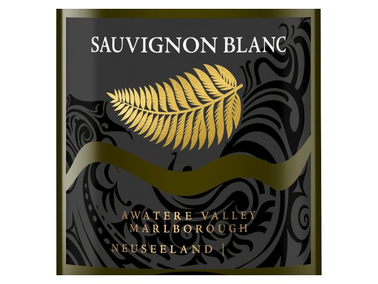 Sauvignon Blanc Weinetikett mit goldenem Farnblatt und Maori-Mustern.