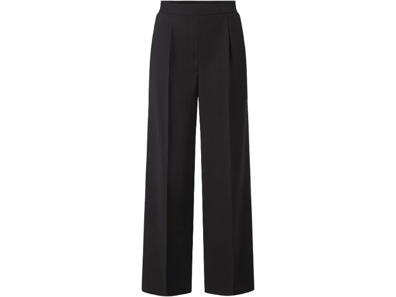 Schwarze, weite Hose mit Gummibund und Bügelfalten.