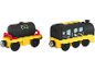Zwei schwarz-gelbe Spielzeugeisenbahnwagen, einer mit Wassertank und der andere eine Lokomotive mit der Nummer 53.