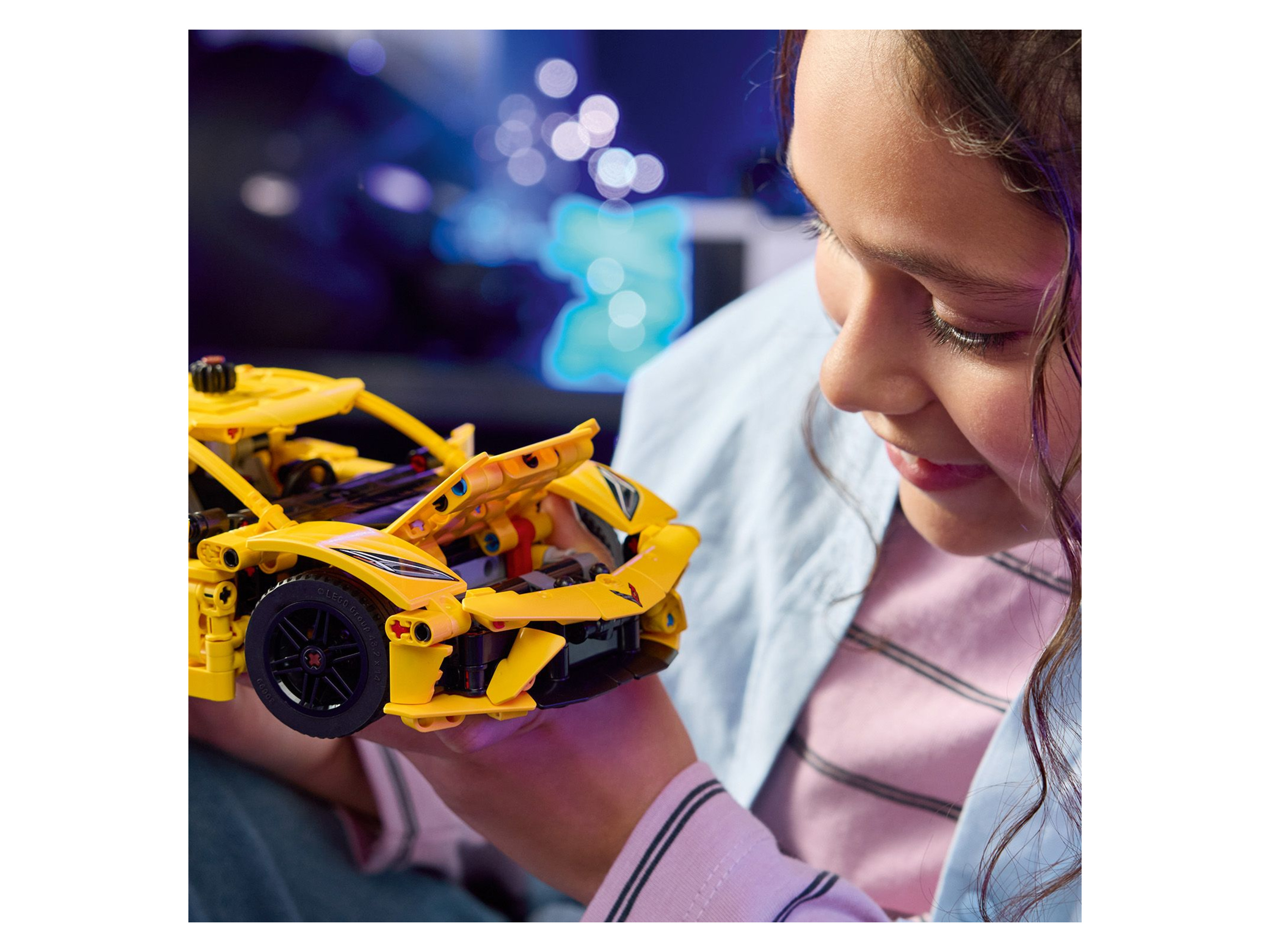 LEGO Technic 42205 Chevrolet Corvette Stingray 4