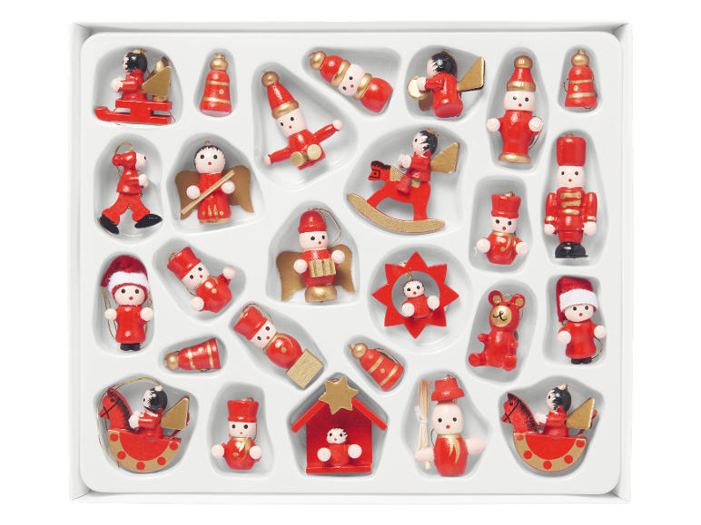 Set aus rot-goldenen Holz-Weihnachtsdekorationen, darunter Soldaten, Engel und Weihnachtsmänner.