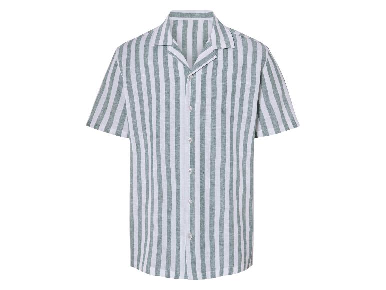 Kurzarmhemd mit grün-weißen Streifen.