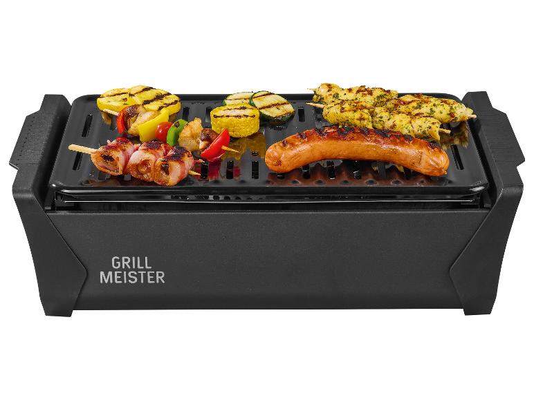 Grill Meister: Würstchen, Hähnchenspieße und gegrilltes Gemüse.