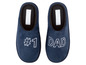 Blaue Hausschuhe mit der Aufschrift 'DAD' und '#1'