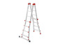 Eine faltbare Aluminiumleiter mit roten Akzenten.