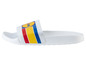 Weiße Lidl-Slipper mit einem blauen, gelben und roten Streifen.