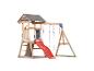Holzspielplatz mit roter Rutsche, Schaukeln und einer Tafel mit dem Wort „HAPPY“.