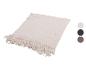 Beige Strickdecke mit Fransen, mit Farbmustern: Beige, Dunkelblau, Braun.