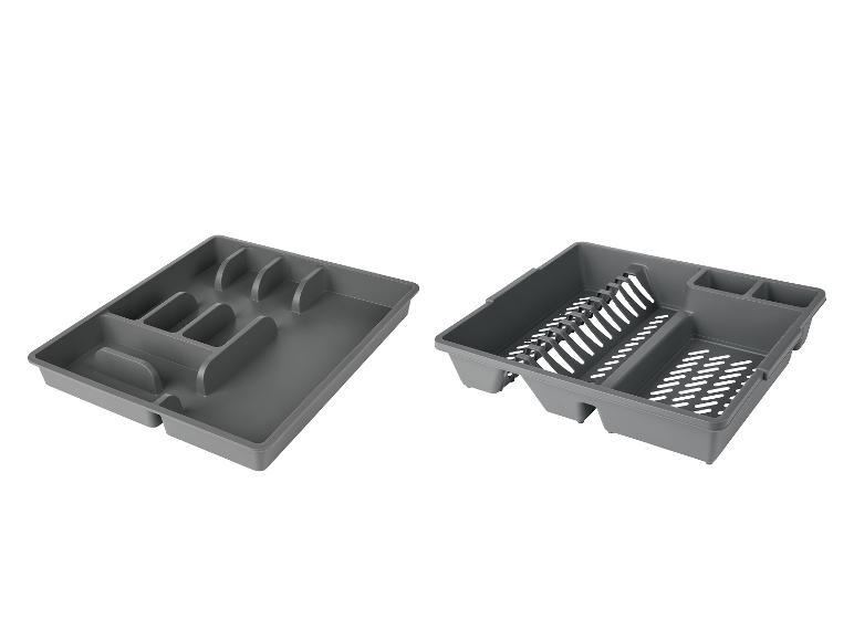 Zwei graue Plastik-Abtropfgestelle, eines mit Fächern und das andere mit einem Tellerablauf.
