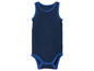 Ein gestreiftes Baby-Body mit blauen Details.