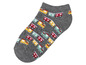 Eine graue Socke mit einem Muster aus bunten Autos.