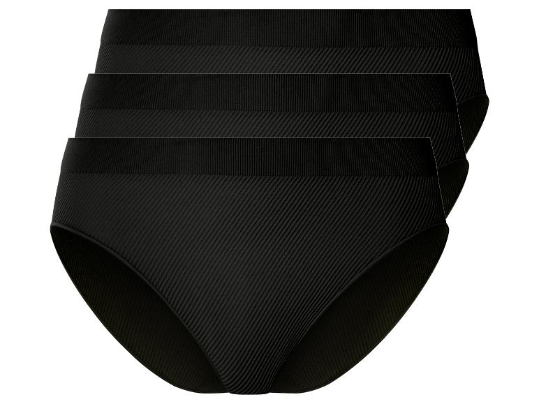 Drei schwarze, gerippte Slips.