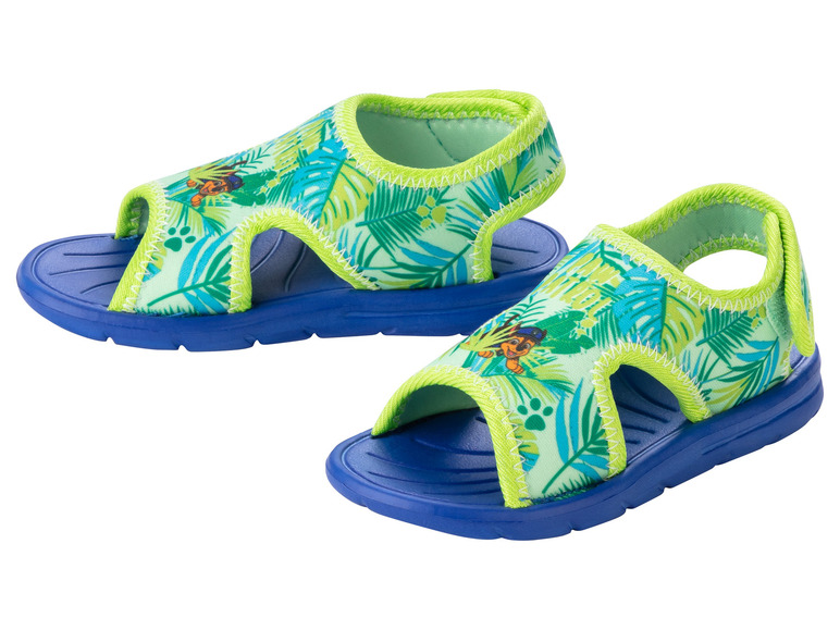 Blaue Sandalen mit tropischem Muster, mit Paw Patrol Motiv.