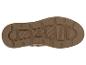 Braune Schuhsohle mit rutschfestem Profil und einem Logo in der Mitte.