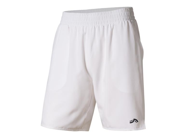 Weiße Sportshorts.