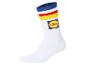 Weiße Socke mit blauen, roten und gelben Streifen, mit einem runden Logo.