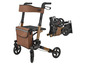 Ein Rollator mit Sitz, Tasche und faltbarem Design.