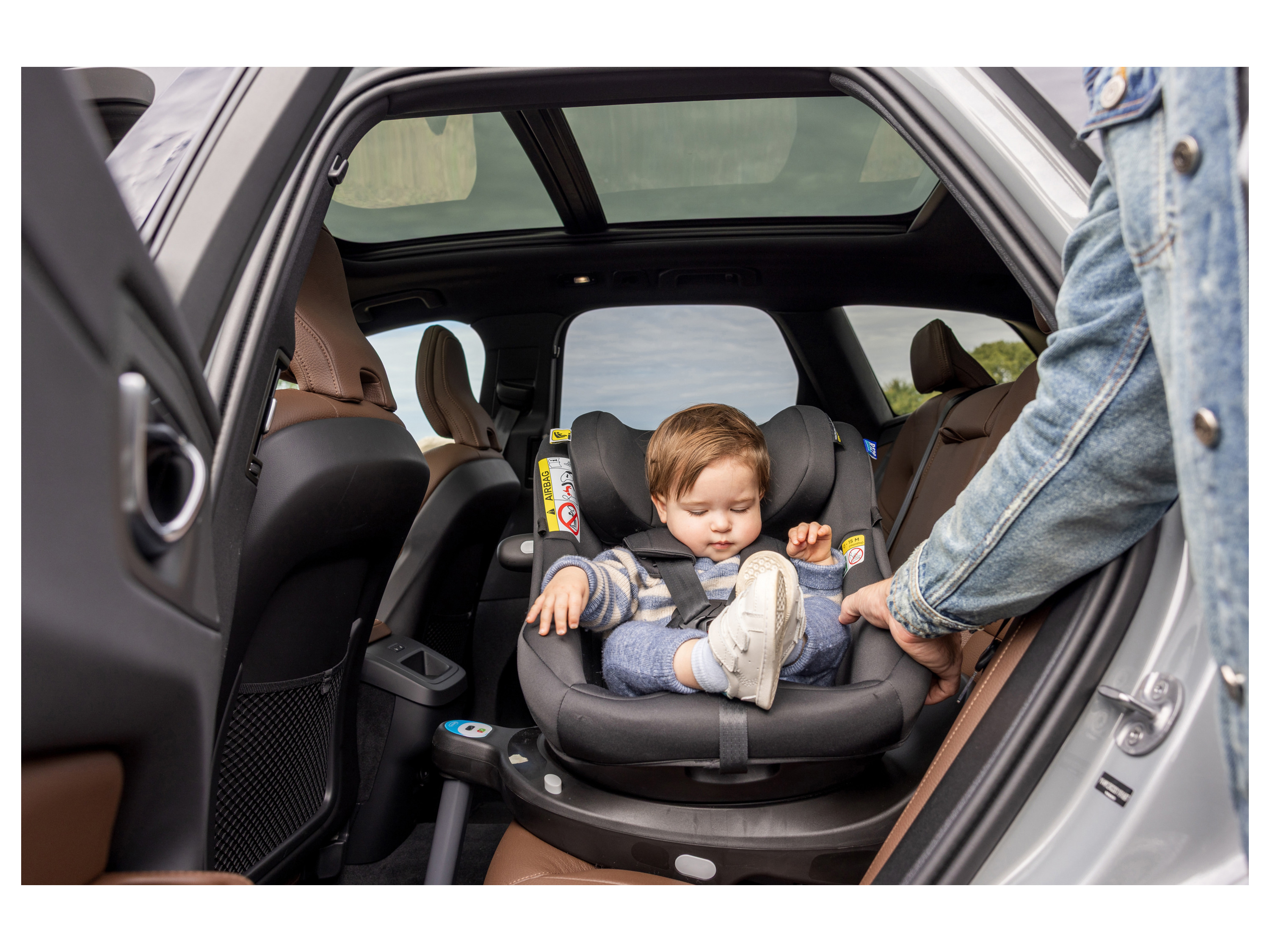 Graco Autokindersitz Turn2Me™ DLX i-Size R129 Reboard Kindersitz (0-4 Jahre) – Bild 2 von 4