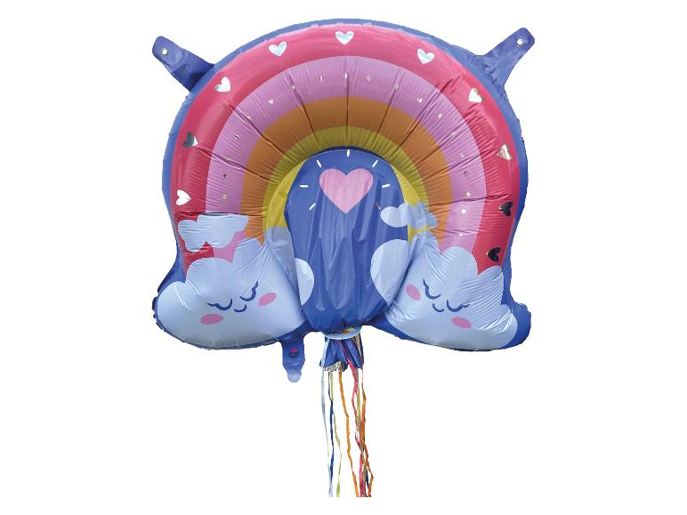 Regenbogenförmiger Folienballon mit Wolken und Herzen.