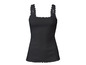 Ein schwarzes Tanktop mit Spitzendetails.
