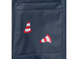 Blaue Regenhose mit roten und weißen Kegeln