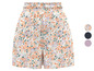 Eine Shorts mit Blumenmuster.
