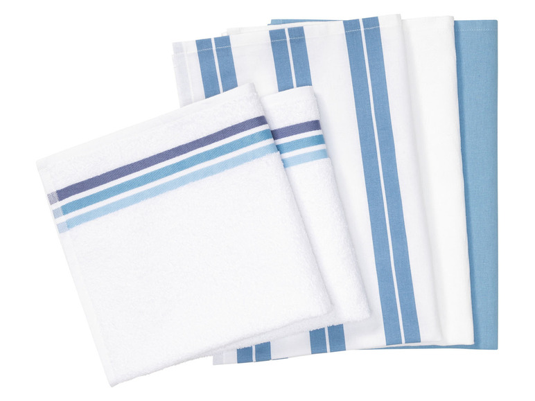 Zwei Handtücher mit blauen Streifen und ein weißes Handtuch.