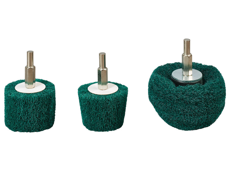 Drei grüne Schleifschwämme mit einem Metallschaft.