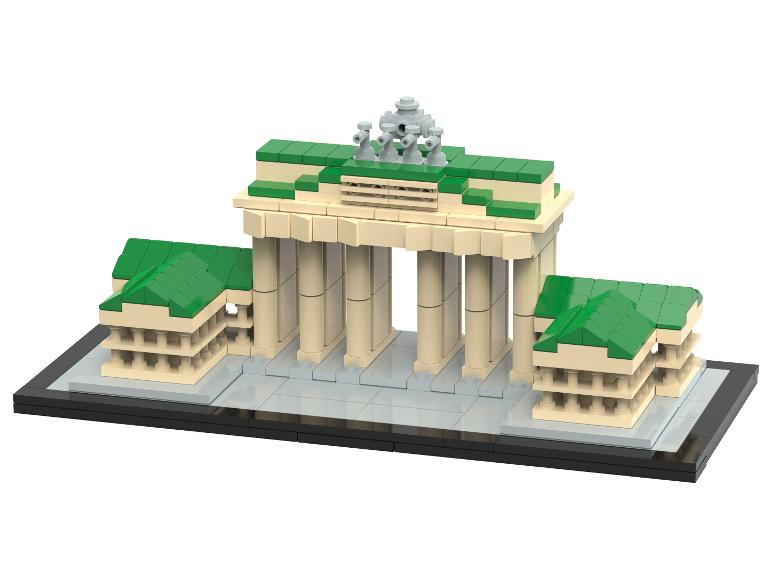 LEGO-Modell des Brandenburger Tors, mit grünen Dächern und beigen Säulen.