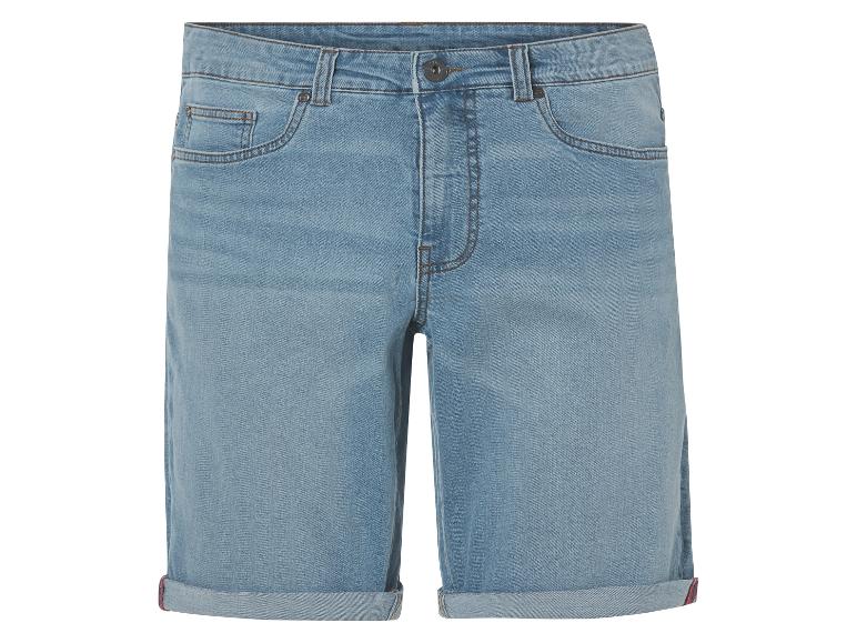 Hellblaue Jeans-Shorts, lässiger Stil.