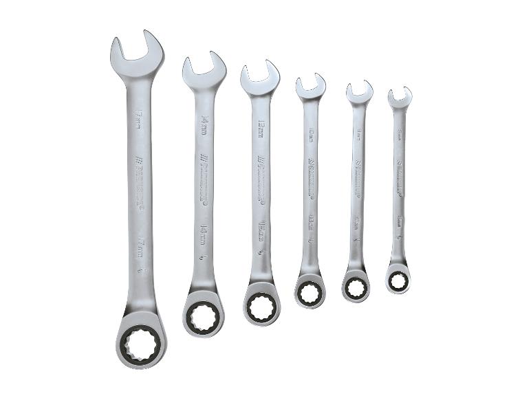 Ein Satz von sechs Parkside Kombinations-Ratschenschlüsseln, von 8mm bis 17mm.