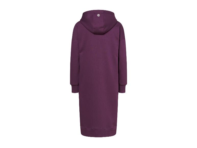 Ein lilafarbenes Oversize-Hoodie-Kleid mit Kapuze.